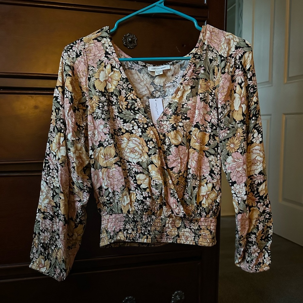 Never worn , was a gift and not my style.